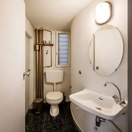 Hestia Anemone - Spacious In Kolonaki Apartment